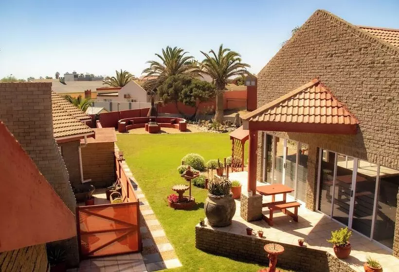 هتل Amjicaja Guesthouse, Tours & Rentals