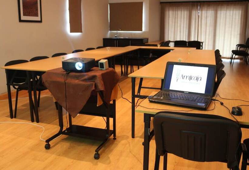 Hotel Amjicaja Guesthouse, Tours & Rentals