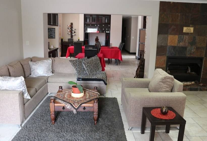 Hotel Amjicaja Guesthouse, Tours & Rentals