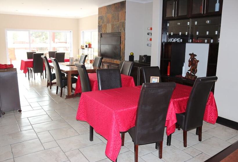 Hotel Amjicaja Guesthouse, Tours & Rentals