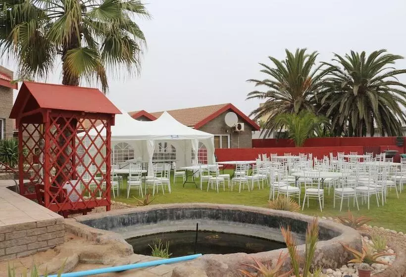 هتل Amjicaja Guesthouse, Tours & Rentals