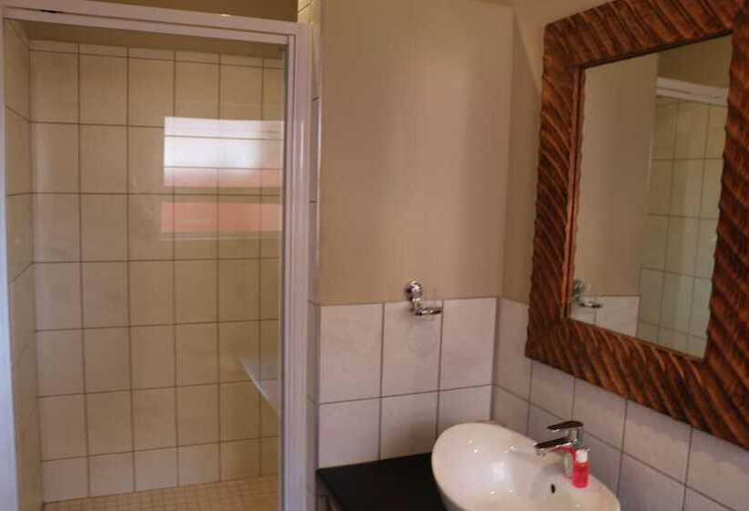 Hotel Amjicaja Guesthouse, Tours & Rentals