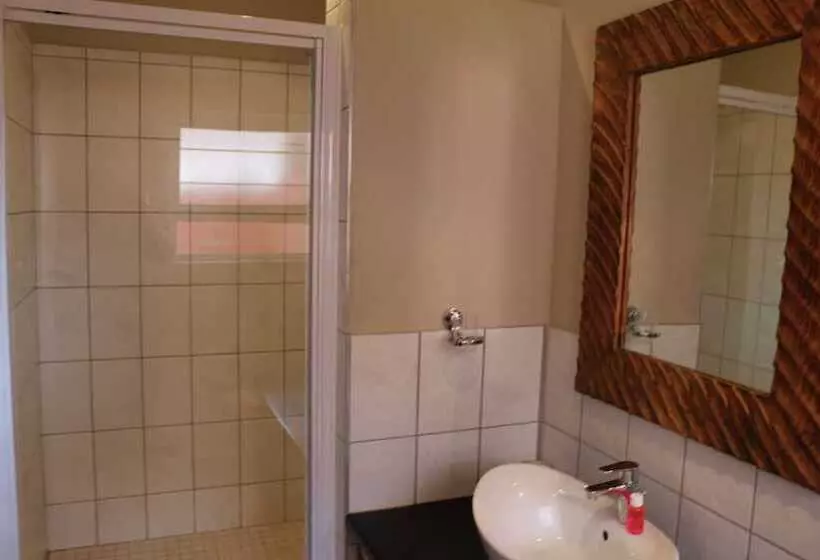 هتل Amjicaja Guesthouse, Tours & Rentals