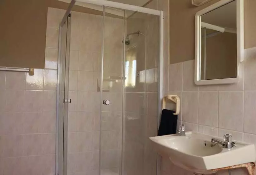 هتل Amjicaja Guesthouse, Tours & Rentals