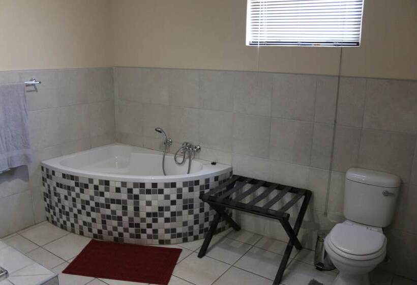 Hotel Amjicaja Guesthouse, Tours & Rentals