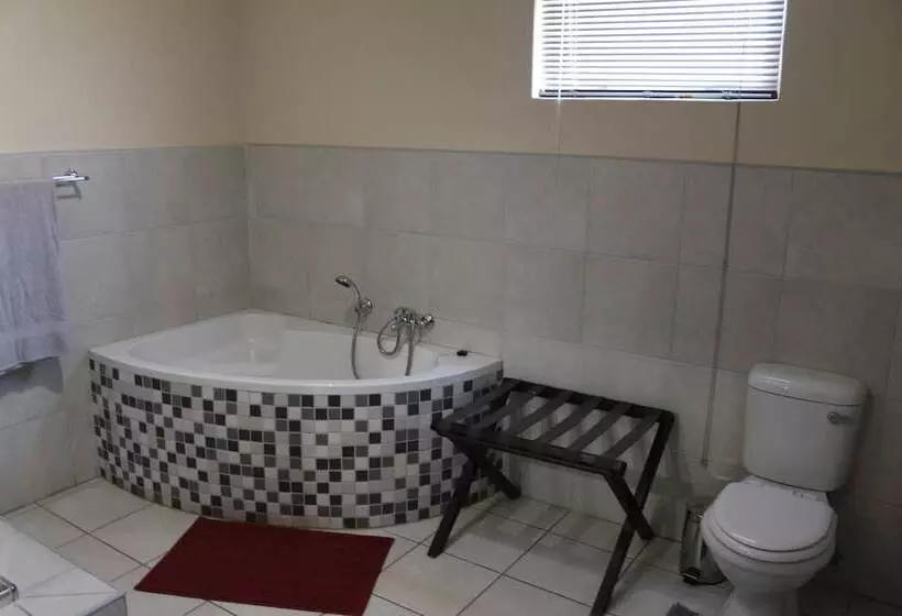 هتل Amjicaja Guesthouse, Tours & Rentals