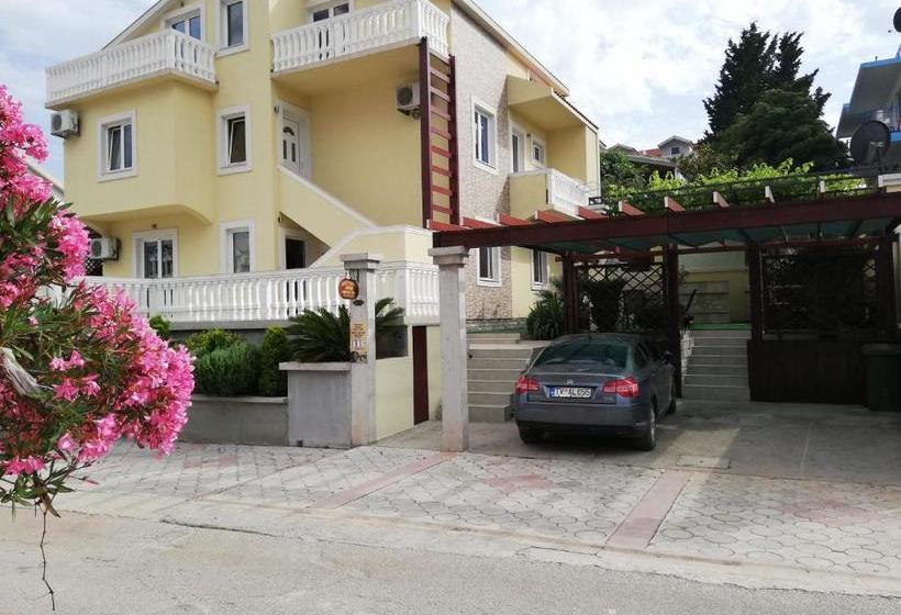 هتل Apartments Sandra