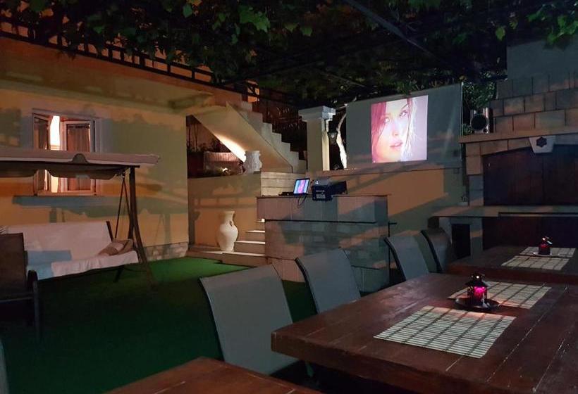 هتل Apartments Sandra