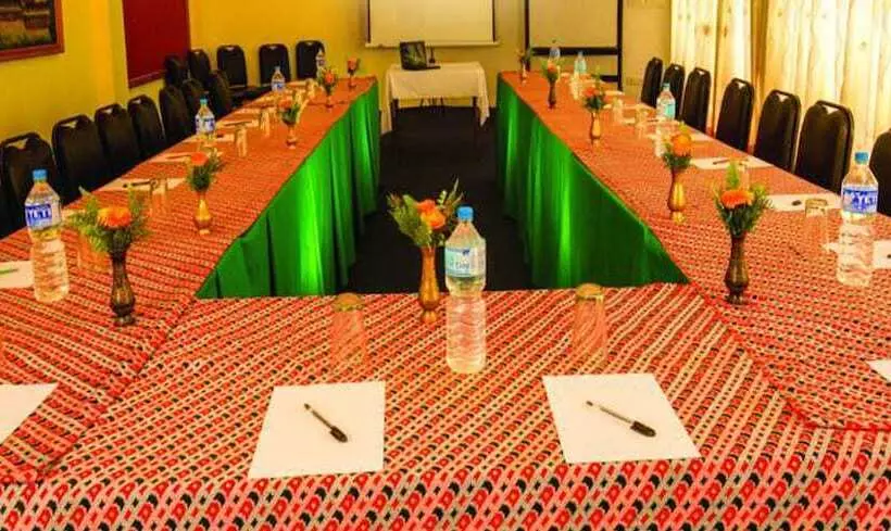 هتل Himalayan Horizon