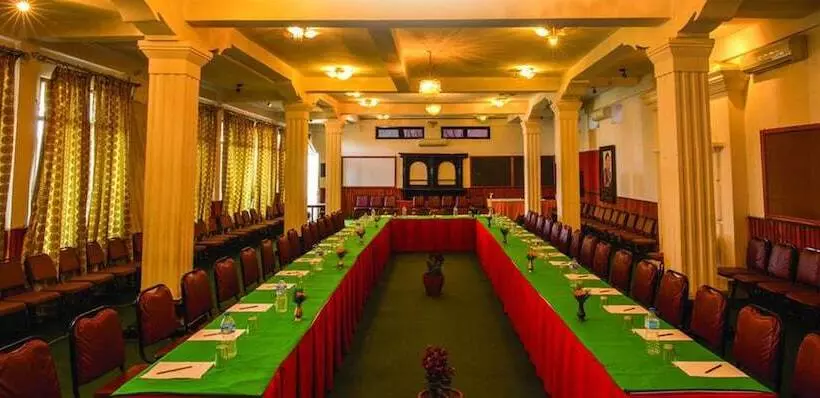 هتل Himalayan Horizon