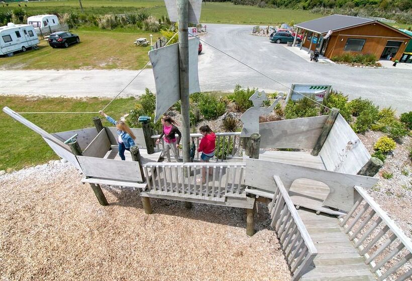 فندق Hokitika Holiday Park