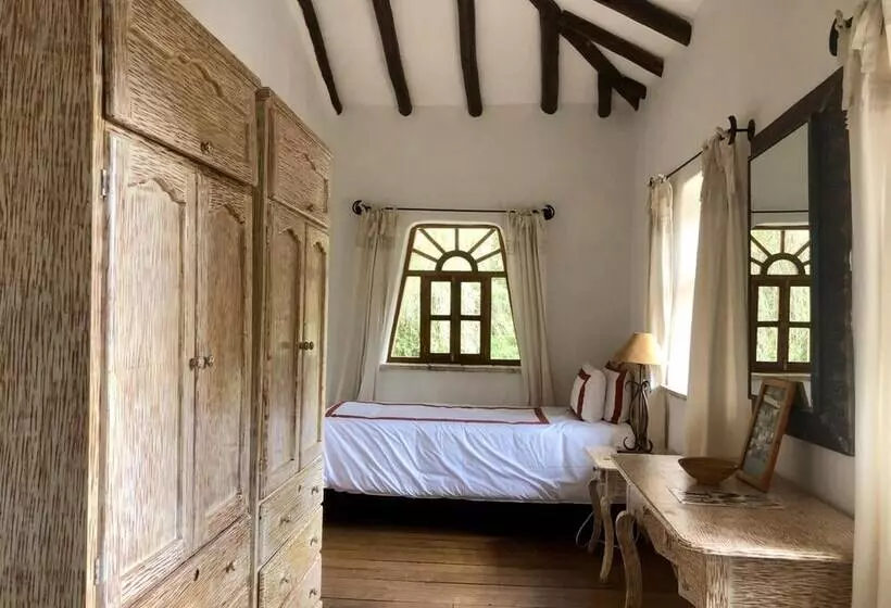 هتل Las Casitas Del Arco Iris