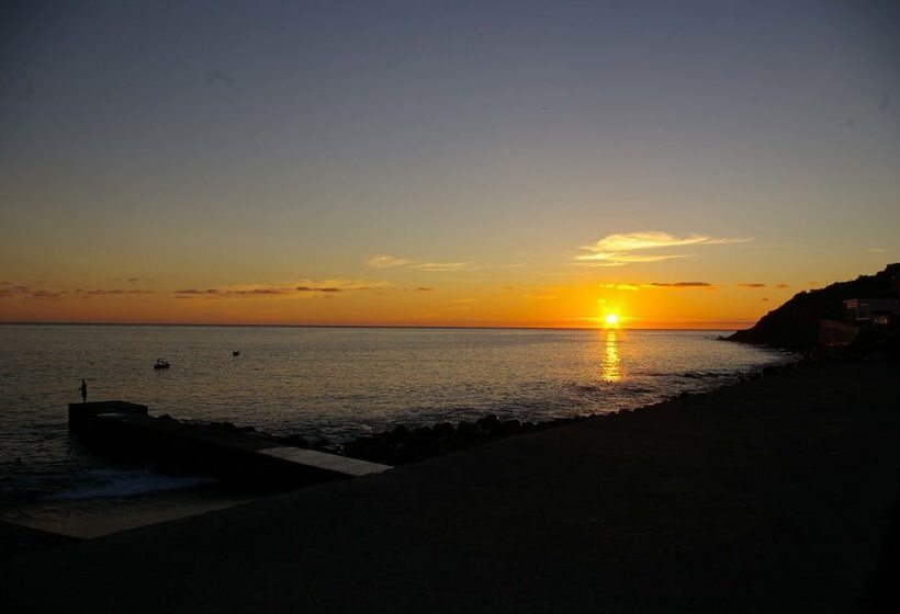 Отель One Love Maktub