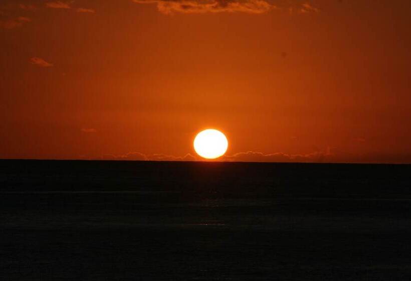 Отель One Love Maktub