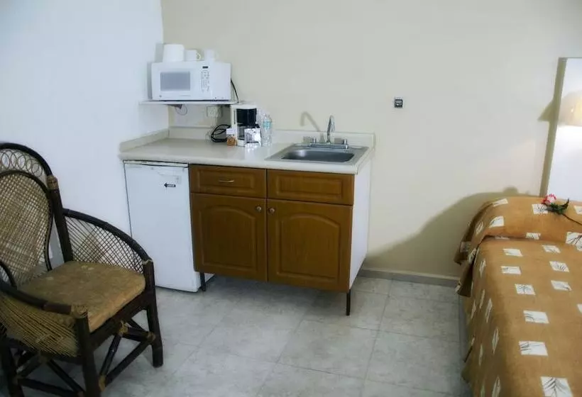 هتل Palmera Suites