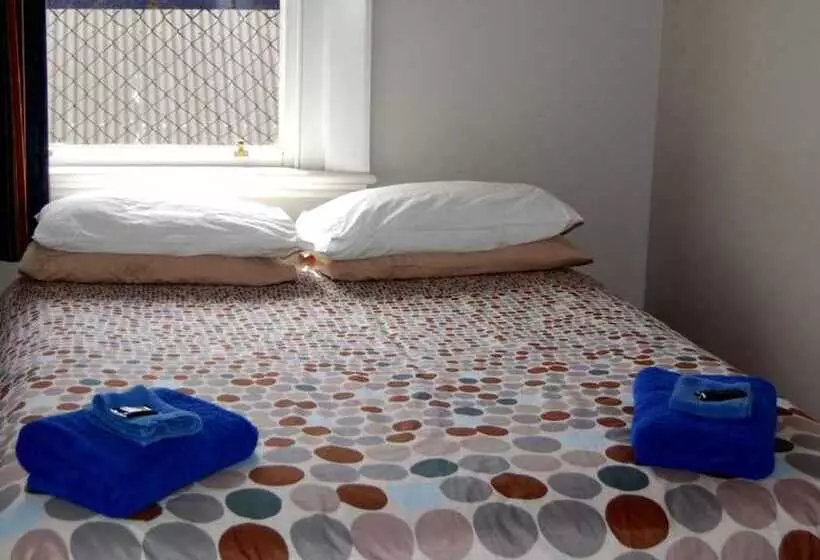 Hotelli The Blue Pub