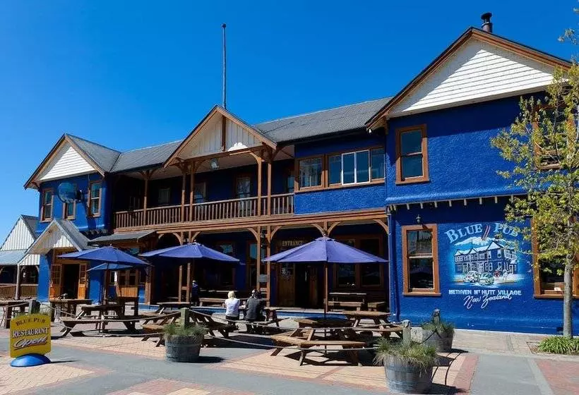 Hotelli The Blue Pub