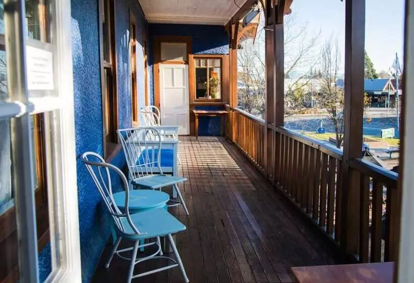 Hotelli The Blue Pub