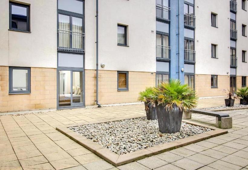 בית מלון כפרי The President