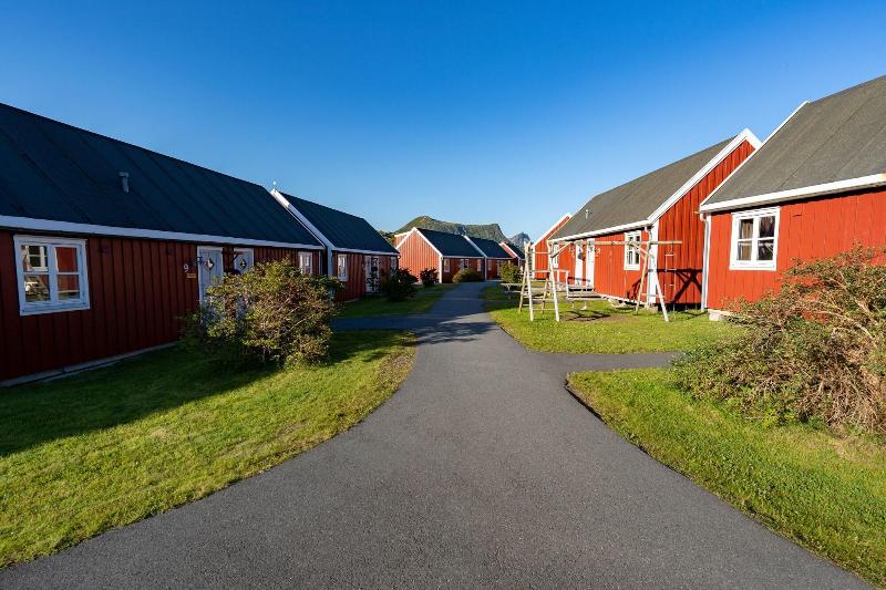 Nyvågar Rorbuhotell    By Classic Norway Hotels