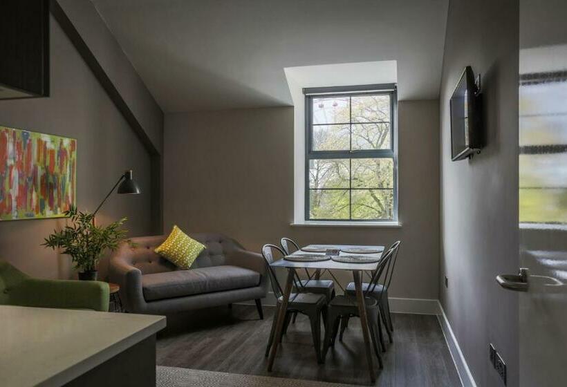 酒店 A Space In The City Park Lane Apartments