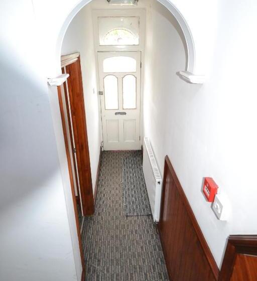 ホテル Airport Guest House