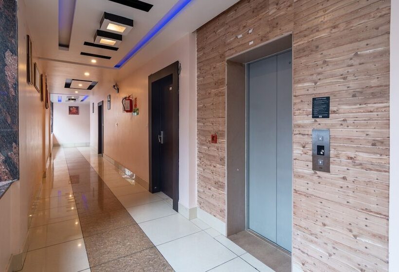 Отель Treebo Akashdeep