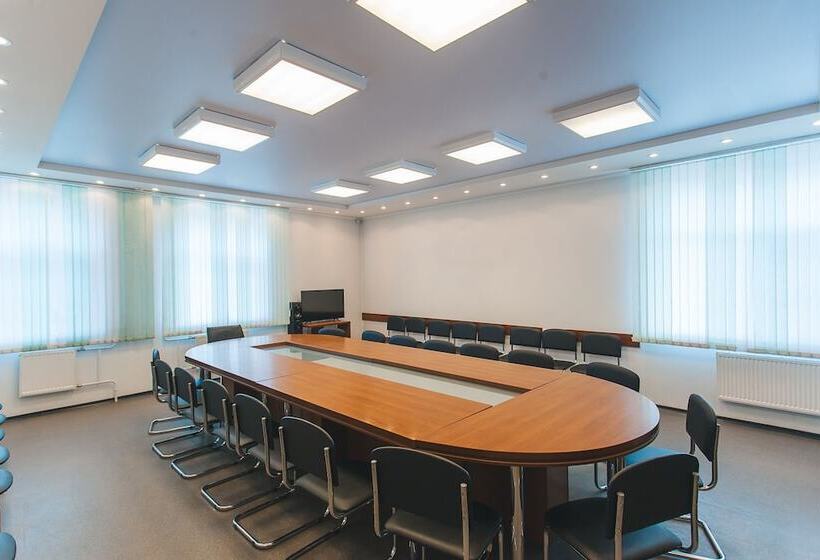 בית מלון כפרי Business Tourist