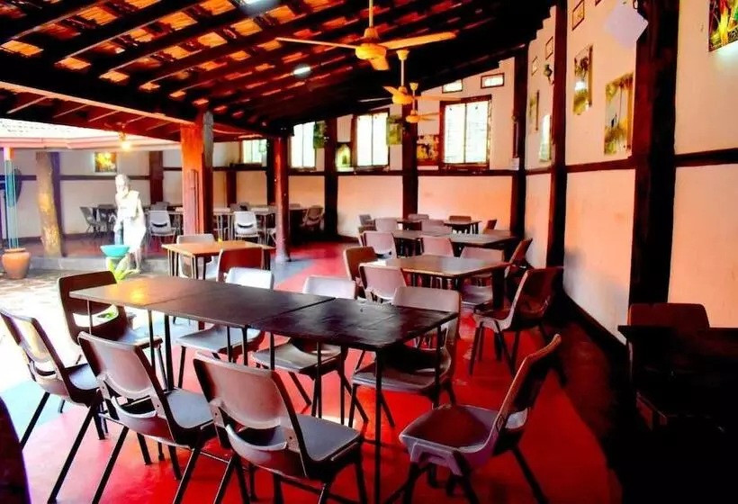 Cosy Hotel & Restaurant