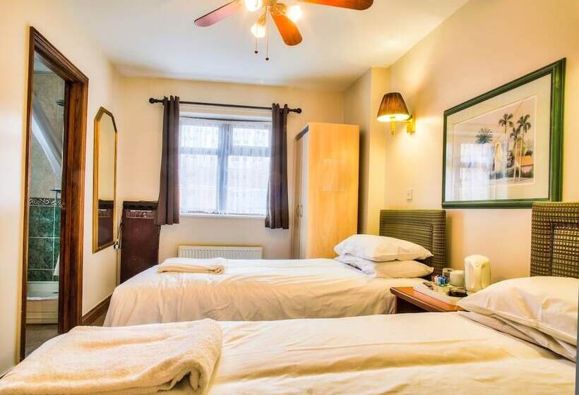 Отель Easton Guest House