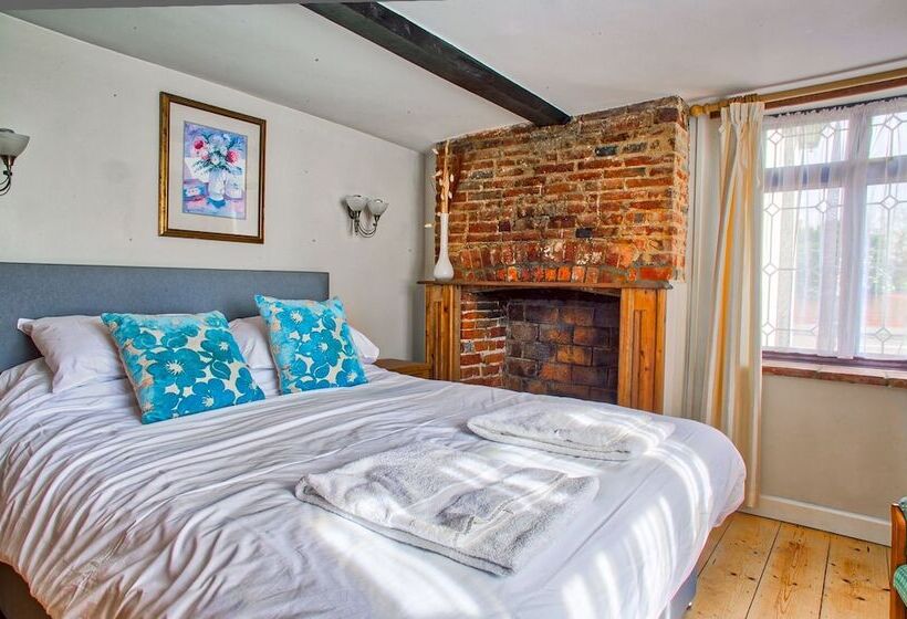 Отель Easton Guest House