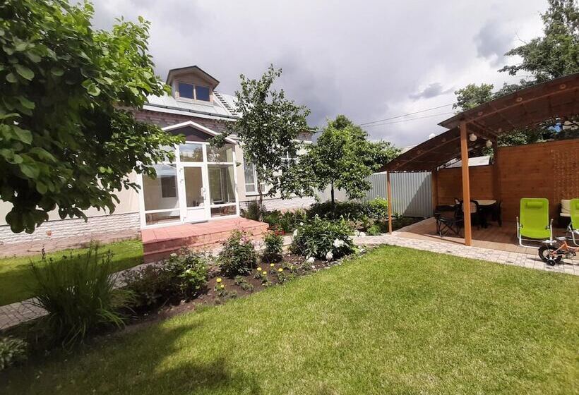 فندق Guesthouse On Kyzyl Armeyskaya