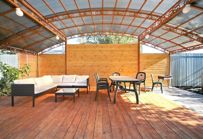 فندق Guesthouse On Kyzyl Armeyskaya