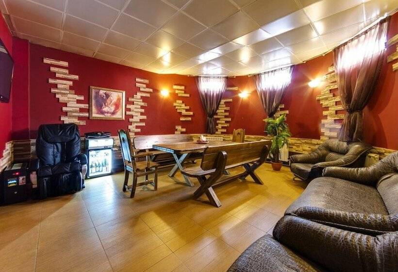 Отель Marton Amigo