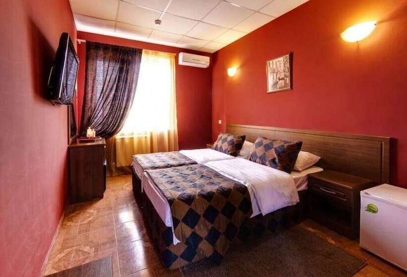 Отель Marton Amigo