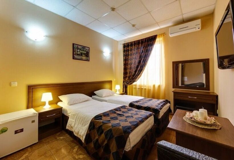 Отель Marton Amigo