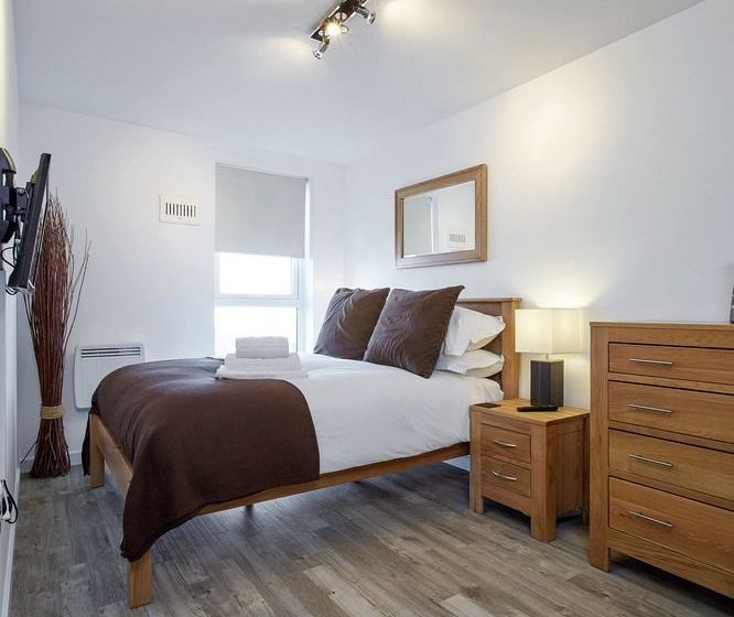 فندق New Central Woking