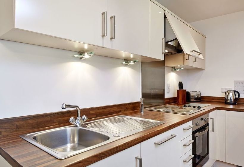 فندق New Central Woking