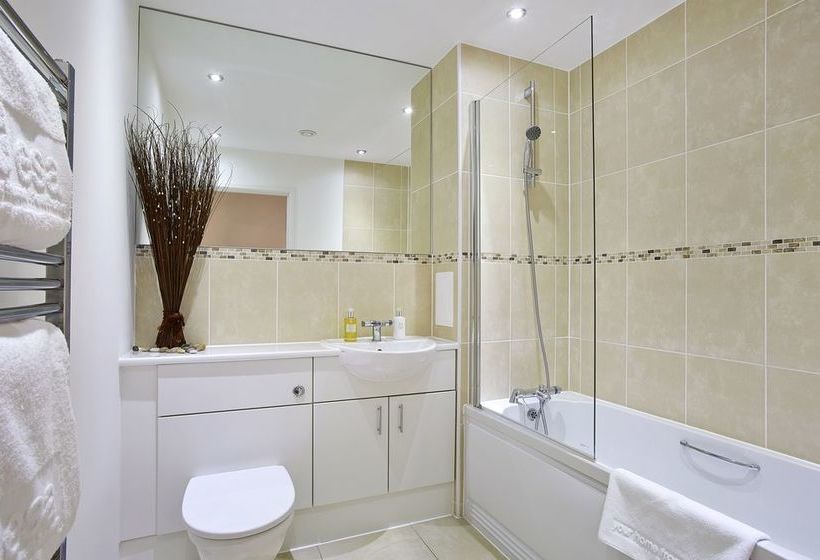 فندق New Central Woking