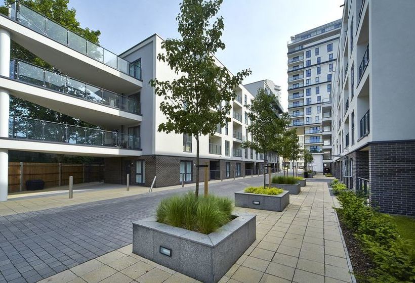 فندق New Central Woking