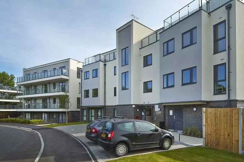 ホテル New Central Woking