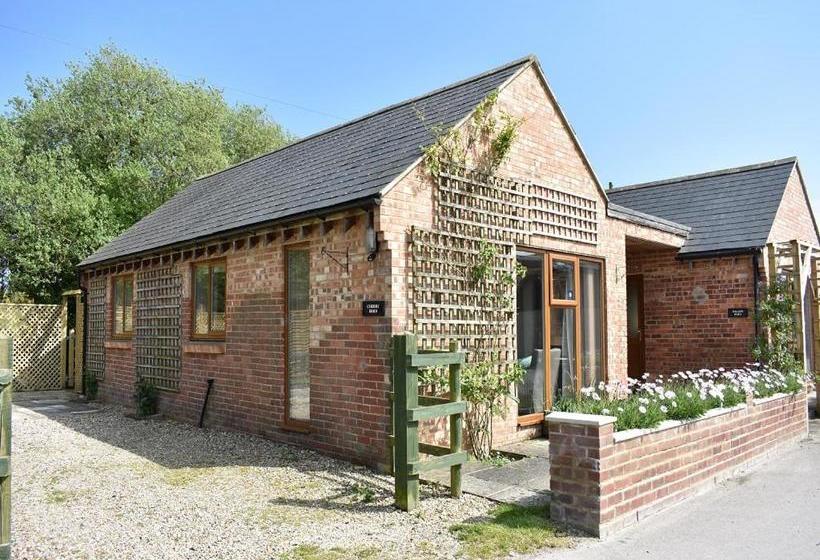 ホテル Nutley Farm