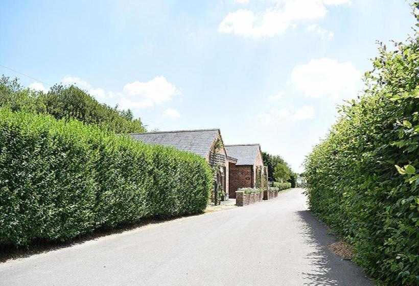 ホテル Nutley Farm