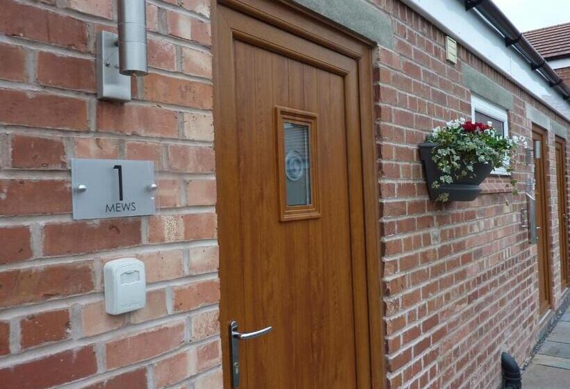 בית מלון כפרי Oakwood Farm Mews Chester