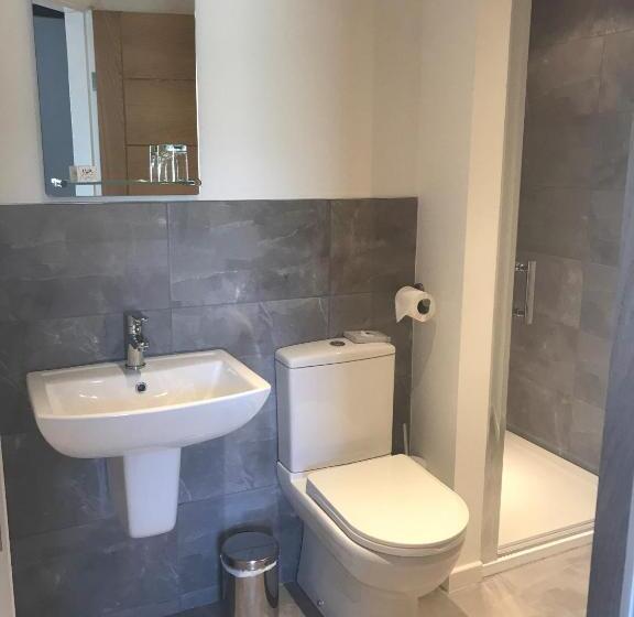 בית מלון כפרי Oakwood Farm Mews Chester