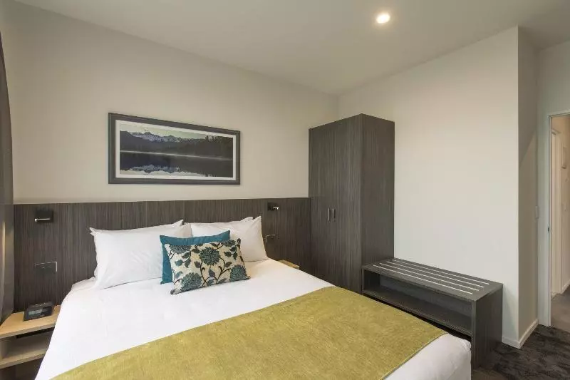 هتل Quest On Manchester Serviced Apartments