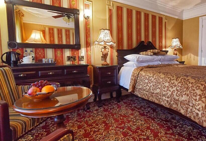 فندق Riverside Inn