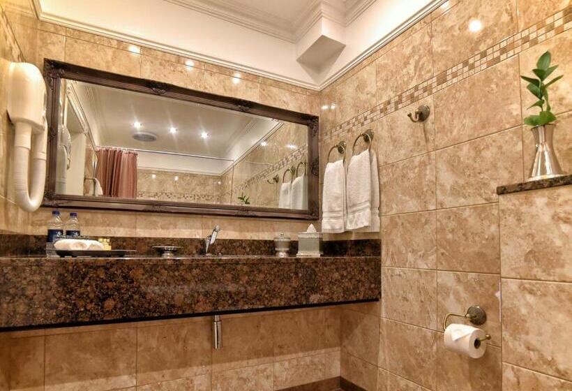 فندق Riverside Inn