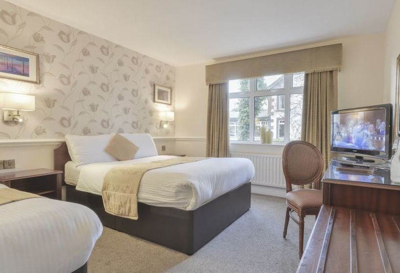 Отель The Bushtown  & Spa