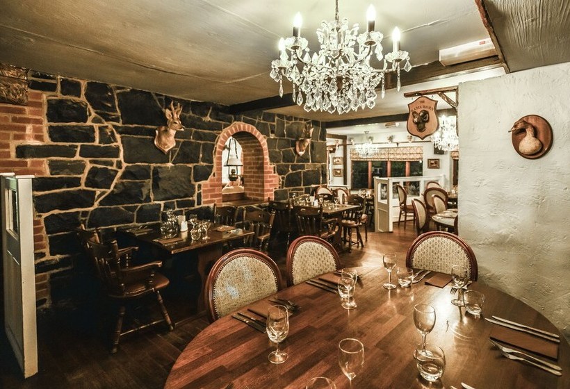 Отель The Bushtown  & Spa